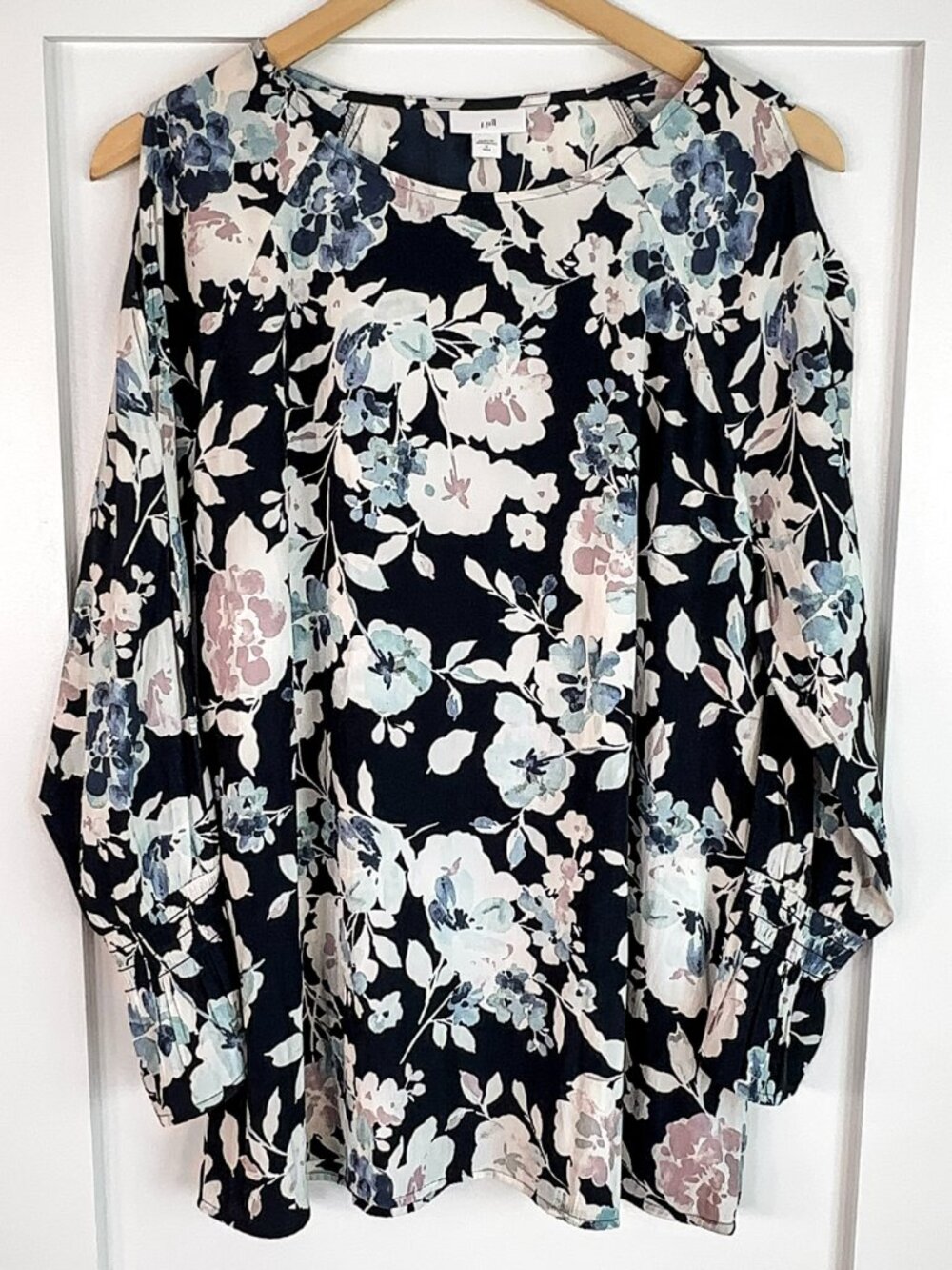 J. Jill Navy Blue Floral Cold Shoulder Blouse Size Medium Tall 3/4 Sleeve Boho